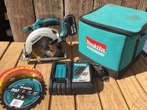 MAKITA XSS02 Cordless 18V 6 12 Circular Saw - Battery - Charger - Bag