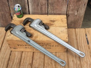 (2) RIDGID 824 Aluminum 24 Pipe Wrenches - Good Teeth