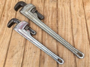 (2) RIDGID Aluminum Pipe Wrenches 18  24 Good Teeth