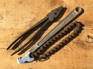 (2) DIAMALLOY - SB510 Fence Pliers  CW12 Chain Wrench