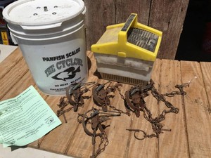 (4) Victor Traps - Panfish Scaler