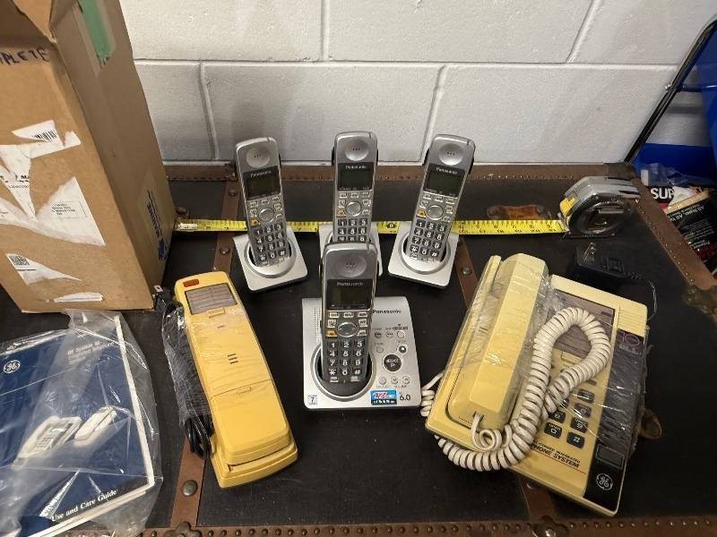Lot of 4 Panasonic Cordless Phones with Base and 2 Vintage GE Phones