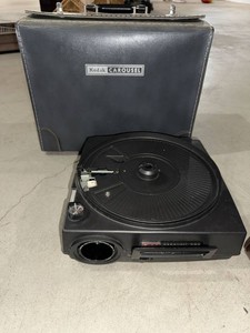Kodak Carousel 800 Slide Projector With Carrying Case Black