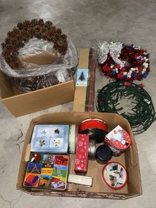 Christmas Wreaths Tree Tins Decor Approximately 15 Pcs