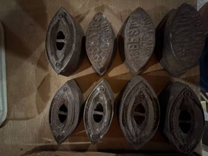 8 Cast Iron Sad Irons & Mesa Pride Peach Crate