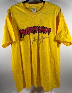 Hulk Hogan Autographed Hulkamania WWF Wrestling T-Shirt Size XL w Schwartz COA