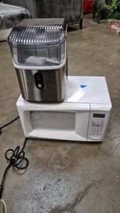 microwave and ice maker
