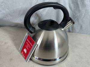 New 3 Quart Whistling Tea Kettle