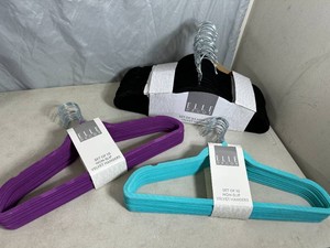 45 New Elle Decor Velvet Non Slip Hangers