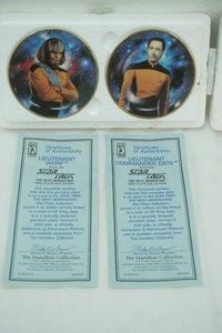 Vintage Star Trek The Next Generation Mini Plate Collection (2ct) Lieutenant Worf, Lieutenant Commander Data. 1997 (with certificates of authenticity)
