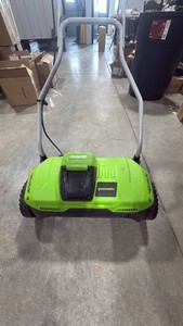 Greenworks 40 Volt Cordless Dethatcher (tool only)
