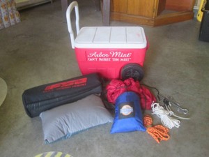 (EW5) Coleman Rolling Cooler and Mi...