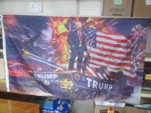 (CNTR) 3 ft x 5 ft Trump  Tank Fla...
