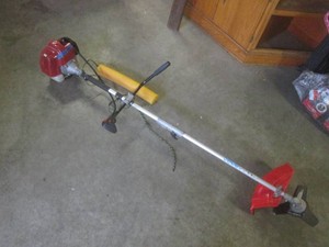 (EW2) Gas Powered Brush Cutter Runs...