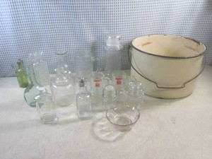 (CS) Assorted Vintage Glass and Lar...