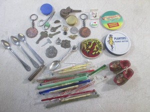 (EC1) Assortment of Vintage Smalls...