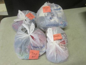 (EW4) 4 Bags of Assorted Boys 3T Cl...