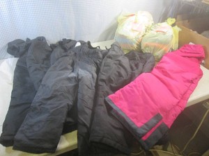 (EW6) 2 Bags of Assorted Boys 4T Cl...