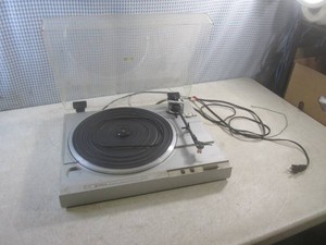 (D-2) Hitachi HT-21 DC Servo Turnta...