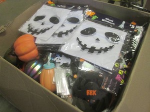 (EC1) Box Full of Assorted New Hall...