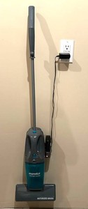 LLS - Cordless Vacuum - Eureka Instant Clean With Charger
