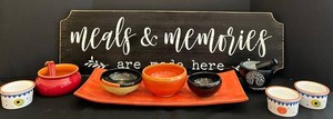 LRFE - Ceramic Kitchen Decor Mixed Lot - Hand-Painted Sign, Bowls, Tray & Mortar