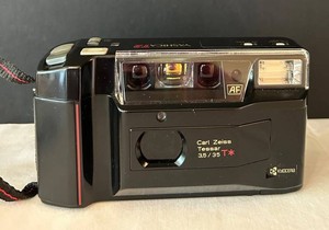 LRFE - Vintage Film Camera Yashica T2 Carl Zeiss Tessar 35mm Point and Shoot