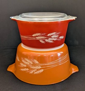 MB - Vintage Pyrex Autumn Harvest Wheat Casserole Dishes With Lid