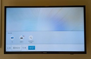 MB - Samsung Flat-Screen TV UN32N5300AF With Remote