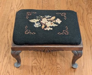 LR - Vintage Needlepoint Footstool Ottoman Carved Wood