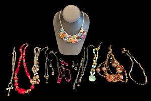 DR - Womens Fashion Necklaces & Earrings Estate Lot (10 Necklaces)