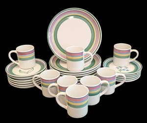 K - Dinnerware Set - Caleca Meadow 8 Dinner Plates & Mugs