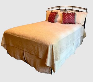 LBR1 - Queen Metal Headboard with Bedding L.L. Bean & Lands End