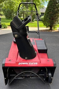 G - Snowblower - Toro CCR 2000 4.5 HP Model 38180