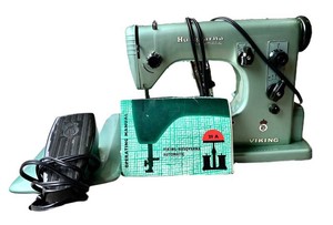 G - Vintage Sewing Machine Husqvarna Viking Grasshopper C 21A in Case With Pedal