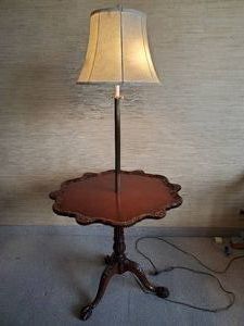 Solid Decorative Vintage Style TableLamp - Works Great