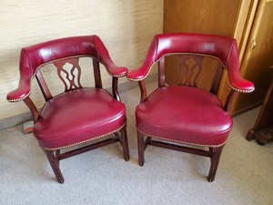 Beautiful Vintage Leather ClubBank Chairs - Set of 2 High End Chairs