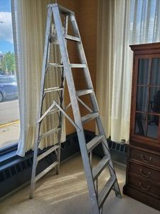 Very Sturdy 8 foot Metal Step Ladder