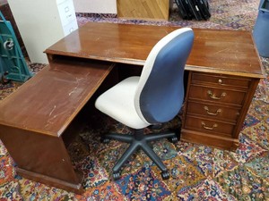 Bankers Corner Desk with Rolling Office Chair&nbsp