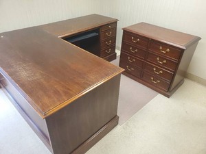 Large Corner Desk with deep 2 Drawer side cabinet&nbsp