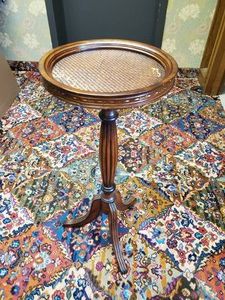 Beautiful 33 Tall tri footed Wood ornate Plant Stand&nbsp