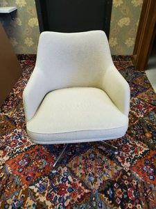 Highly Collectable mid modern Cushioned Conference Chair with rollers