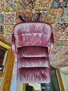 Solid used Leather Dest Chair on rollers&nbsp
