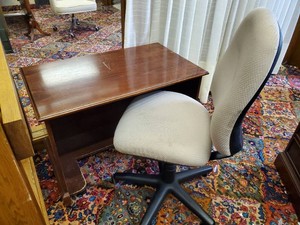 Small Desk with Office chair on wheels&nbsp&nbsp