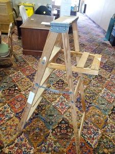 Solid Keller 5 Foot Wood Step Ladder