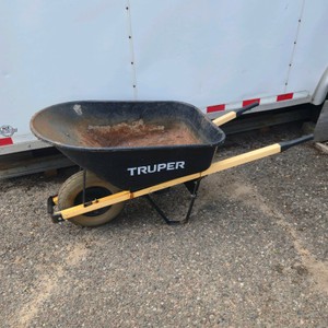 Truper Single Wheel Wheelbarrow with Steel Tray