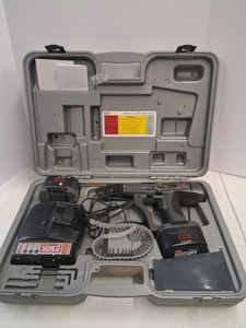Senco DS202-14V Cordless Auto-Feed Screwdriver Kit with Charger, Battery, and Case