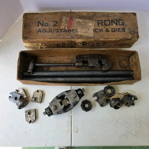 Armstrong No. 2 Adjustable Stock and Dies Pipe Threading Set