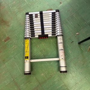Compact Aluminum Telescoping Ladder