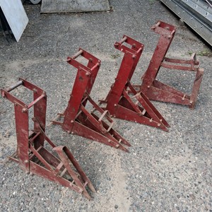 Lot of 4 Quik-Craft Pump Jacks Scaffold Supports
